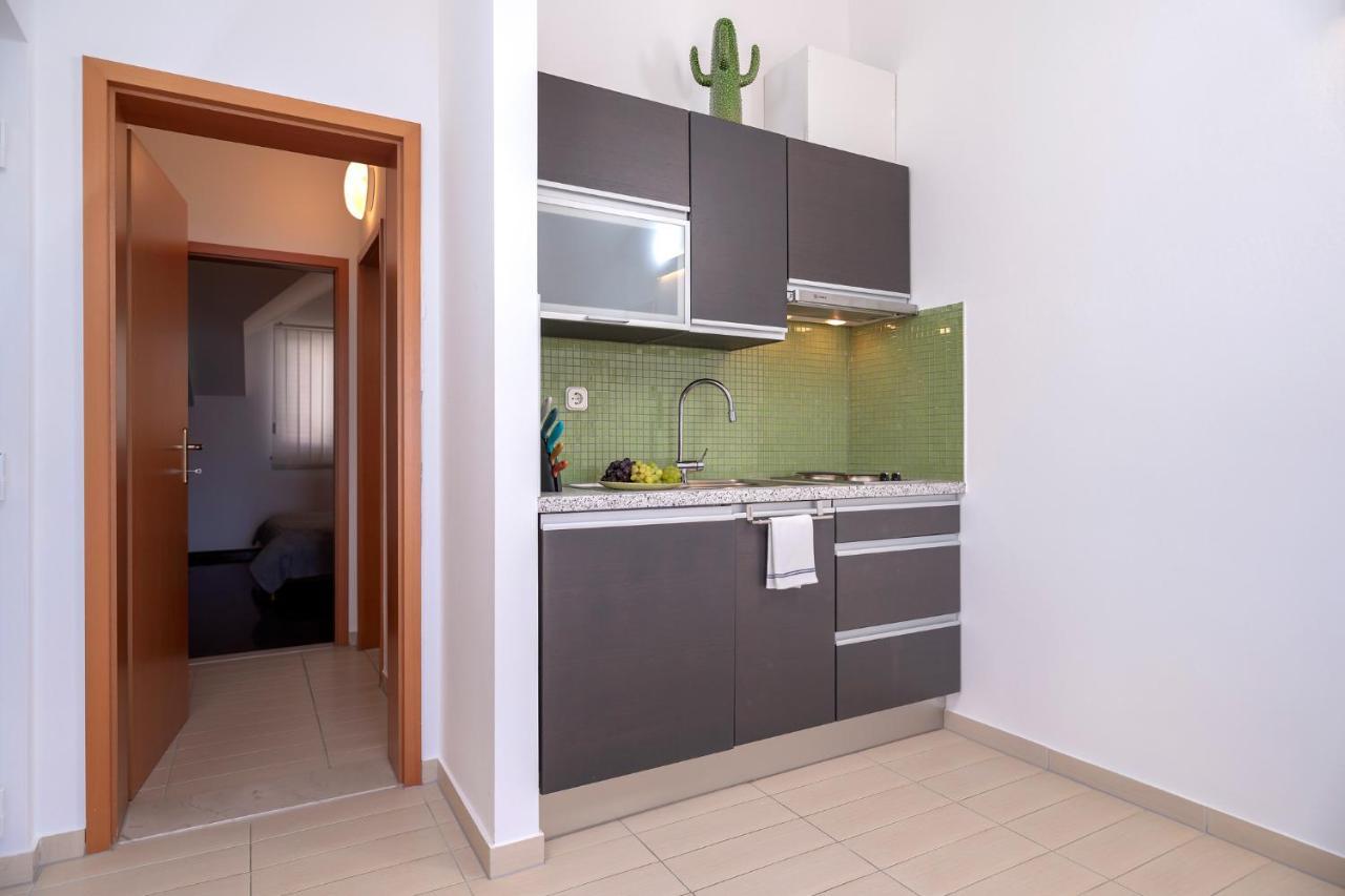 Hektorovic Poolside Apartments Bol Exterior photo