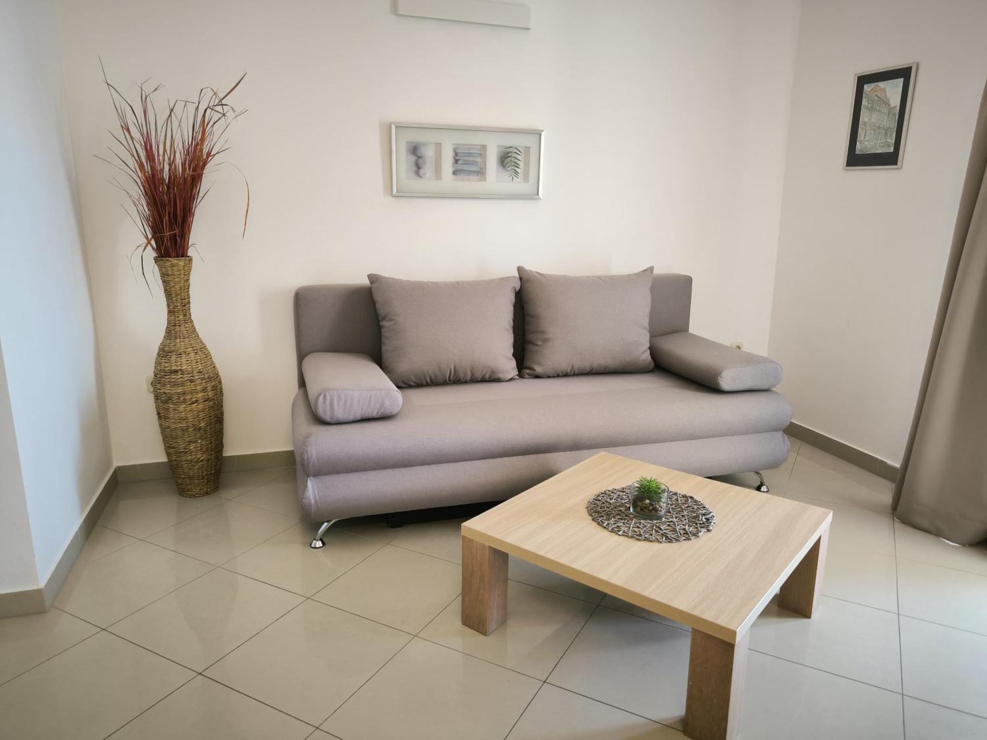 Hektorovic Poolside Apartments Bol Exterior photo
